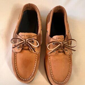 Genuine Sperry Boat Shoe in size Kids 3 (fits Women size 5)